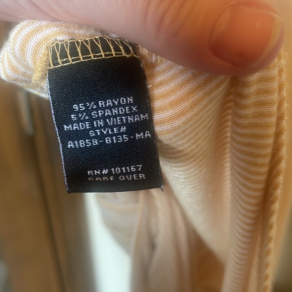 Kim and Cami Tie up Top! Size large - Picture 6 of 6